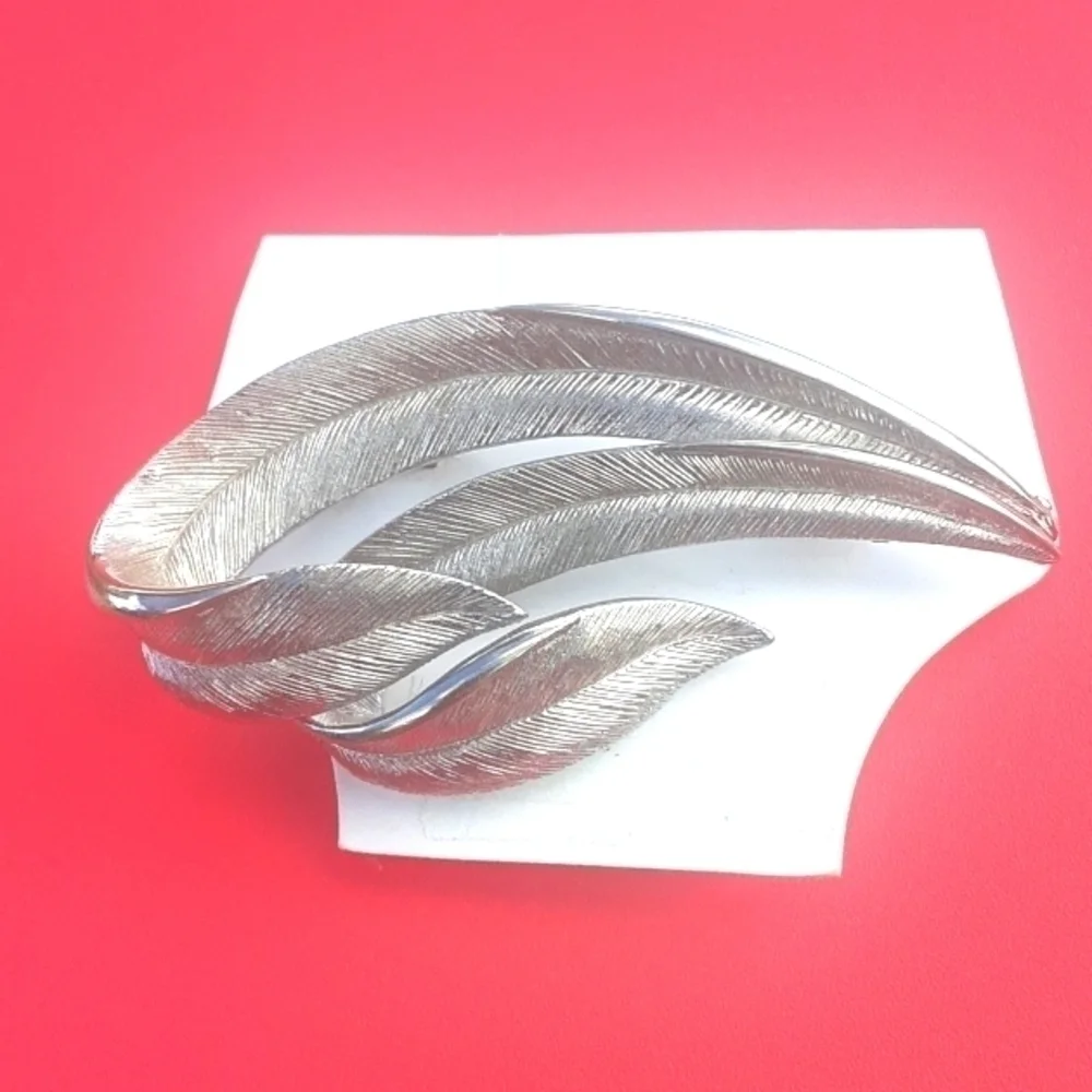 Feather Brooch - Picture 1 of 4